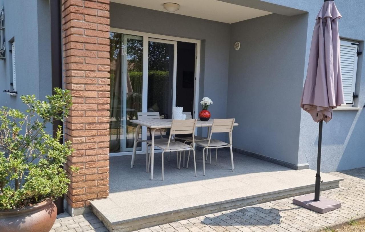 Casa Emma With Pool Apartment Porec Exterior photo